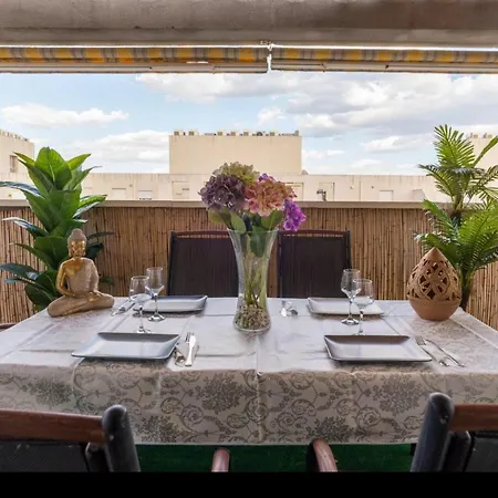 Apartment Lujoso Atico Playa-parking Gratis Málaga